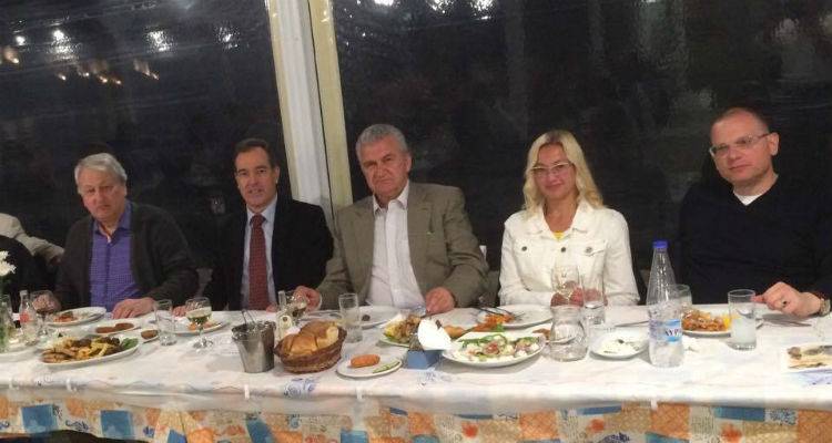 &Mu;&epsilon; &alpha;&nu;&alpha;&mu;&nu;&eta;&sigma;&tau;&iota;&kappa;ά &delta;ώ&rho;&alpha; &alpha;&pi;&omicron;&chi;&alpha;&iota;&rho;έ&tau;&eta;&sigma;&epsilon; &tau;&omicron;&upsilon;&sigmaf; &Rho;ώ&sigma;&omicron;&upsilon;&sigmaf; &omicron; Έ&pi;&alpha;&rho;&chi;&omicron;&sigmaf; &Lambda;ή&mu;&nu;&omicron;&upsilon; &Beta;&alpha;&gamma;&gamma;έ&lambda;&eta;&sigmaf; &Gamma;&iota;&alpha;&rho;&mu;&alpha;&delta;&omicron;ύ&rho;&omicron;&sigmaf;