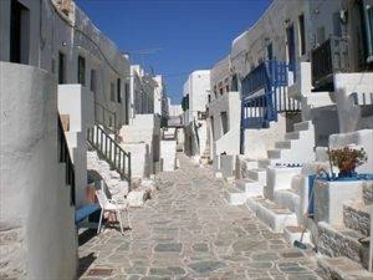 &Epsilon;&gamma;&kappa;ώ&mu;&iota;&omicron; &tau;&omicron;&upsilon; CNN &gamma;&iota;&alpha; &epsilon;&nu;&nu;&iota;ά &epsilon;&lambda;&lambda;&eta;&nu;&iota;&kappa;ά &nu;&eta;&sigma;&iota;ά