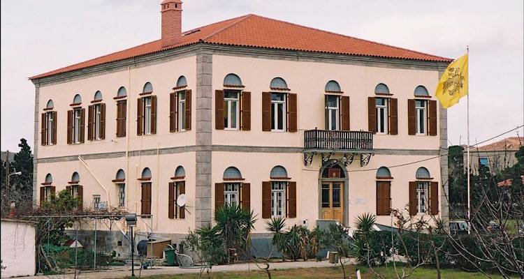 Λήμνος: Αλλαγή στάσης από τη Μητρόπολη του νησιού για τα εμβόλια;