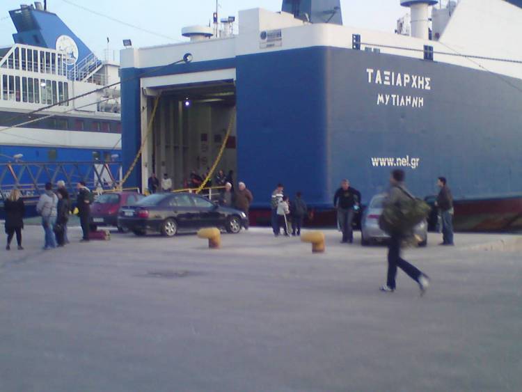 Πρόσκρουση του «Ταξιάρχης» στο λιμάνι Αγίου Κηρύκου