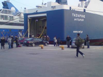 Πρόσκρουση του «Ταξιάρχης» στο λιμάνι Αγίου Κηρύκου