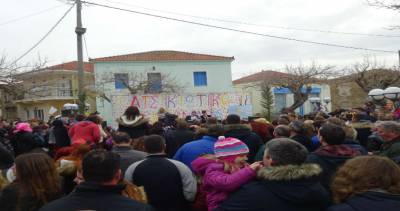 &Omicron;&mu;&pi;ά&mu;&alpha;, kumtel, &Sigma;ώ&rho;&rho;&alpha;&sigmaf; &kappa;&alpha;&iota; &Tau;&sigma;ί&pi;&rho;&alpha;&sigmaf; &tau;&alpha; έ&delta;&omega;&sigma;&alpha;&nu; ό&lambda;&alpha; &sigma;&tau;&omicron; &Alpha;&tau;&sigma;&iota;&kappa;&iota;ώ&tau;&iota;&kappa;&omicron; &kappa;&alpha;&rho;&nu;&alpha;&beta;ά&lambda;&iota; (photos + video)