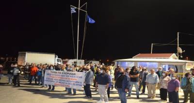 &Sigma;&tau;&eta; &beta;&omicron;&upsilon;&lambda;ή &tau;&alpha; &pi;&rho;&omicron;&beta;&lambda;ή&mu;&alpha;&tau;&alpha; &sigma;&tau;&iota;&sigmaf; &sigma;&upsilon;&gamma;&kappa;&omicron;&iota;&nu;&omega;&nu;ί&epsilon;&sigmaf; &tau;&eta;&sigmaf; &Lambda;ή&mu;&nu;&omicron;&upsilon;