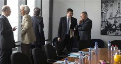 &Eta; &Alpha;&theta;ή&nu;&alpha; &alpha;&pi;έ&rho;&rho;&iota;&psi;&epsilon; &tau;&eta;&nu; &alpha;&nu;&tau;&iota;&pi;&rho;ό&tau;&alpha;&sigma;&eta; &tau;&omega;&nu; &Theta;&epsilon;&sigma;&mu;ώ&nu;