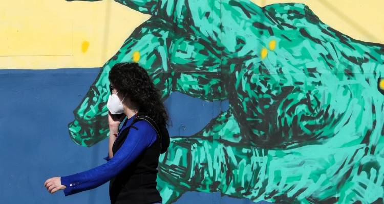 Ερχεται το τέλος της μάσκας στους εξωτερικούς χώρους | Ανοίγει ο δρόμος για διευκολύνσεις στους εμβολιασμένους