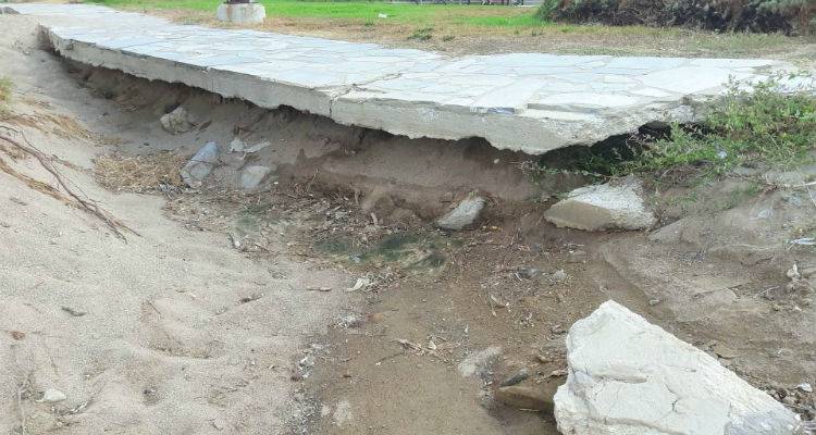 &Rho;&omega;&mu;έ&iota;&kappa;&omicron;&sigmaf; &Gamma;&iota;&alpha;&lambda;ό&sigmaf;: &Alpha;&iota;&omega;&rho;&omicron;ύ&nu;&tau;&alpha;&iota; &omicron;&iota; &pi;&lambda;ά&kappa;&epsilon;&sigmaf; &sigma;&tau;&omicron; &mu;&nu;&eta;&mu;&epsilon;ί&omicron; &Omicron;&rho;&lambda;ό&phi; (photos)