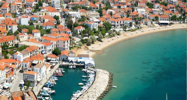 Γεύσεις της Λήμνου και προμήθεια παραδοσιακών φορεσιών στο Leader Αλιείας