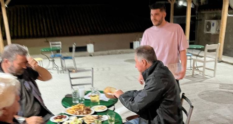 Περιοδεία του Σπύρου Πλάντζου, υποψήφιου βουλευτή του ΚΚΕ στο νομό, στα χωριά Πλατύ, Θάνος και Κορνό