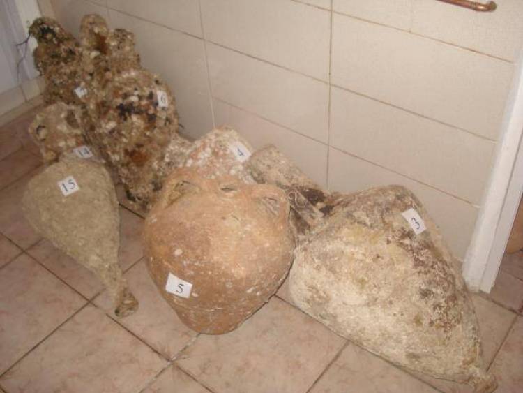 Ανεύρεση αμφορέων στη Μύρινα