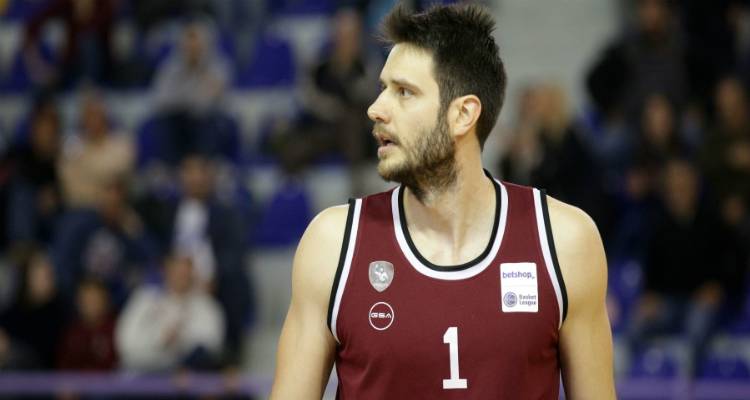 &Mu;&alpha;&nu;&omega;&lambda;ό&pi;&omicron;&upsilon;&lambda;&omicron;&sigmaf;: &laquo;&Nu;&alpha; &delta;&epsilon;ί&xi;&omicron;&upsilon;&mu;&epsilon; &alpha;&nu;&tau;ί&delta;&rho;&alpha;&sigma;&eta; &kappa;&alpha;&iota; &nu;&alpha; &gamma;&epsilon;&mu;ί&sigma;&epsilon;&iota; &xi;&alpha;&nu;ά &tau;&omicron; &gamma;ή&pi;&epsilon;&delta;&omicron;&raquo;