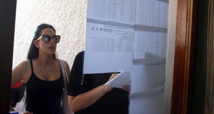 Αποτελέσματα-Πανελλήνιες 2021: Αγωνία τέλος, ανακοινώθηκαν οι βαθμολογίες | Πώς θα τις δείτε