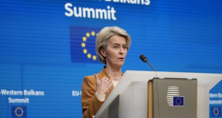 &Nu;&tau;&rho;ί&pi;&lambda;&alpha; &alpha;&pi;ό &Kappa;&omicron;&mu;&iota;&sigma;&iota;ό&nu;: &Nu;&alpha; &epsilon;&pi;&iota;&tau;&rho;&alpha;&pi;&epsilon;ί &sigma;&tau;&omicron;&upsilon;&sigmaf; &alpha;&gamma;&rho;ό&tau;&epsilon;&sigmaf; &tau;&eta;&sigmaf; &Epsilon;&Epsilon; &nu;&alpha; &pi;&alpha;&rho;&epsilon;&kappa;&kappa;&lambda;ί&nu;&omicron;&upsilon;&nu; &gamma;&iota;&alpha; έ&nu;&alpha; έ&tau;&omicron;&sigmaf; &alpha;&pi;ό &omicron;&rho;&iota;&sigma;&mu;έ&nu;&omicron;&upsilon;&sigmaf; &gamma;&epsilon;&omega;&rho;&gamma;&iota;&kappa;&omicron;ύ&sigmaf; &kappa;&alpha;&nu;ό&nu;&epsilon;&sigmaf;