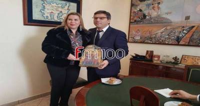 &Gamma;&epsilon;ώ&rho;&gamma;&alpha; &gamma;&iota;&alpha; &Mu;&alpha;&rho;&iota;&nu;ά&kappa;&eta;: &laquo;&Eta; &Lambda;ή&mu;&nu;&omicron;&sigmaf; &delta;&epsilon;&nu; &mu;&pi;&omicron;&rho;&epsilon;ί &nu;&alpha;  &theta;&upsilon;&sigma;&iota;&alpha;&sigma;&tau;&epsilon;ί &sigma;&tau;&omicron; &beta;&omega;&mu;ό &tau;&omega;&nu; &pi;&rho;&omicron;&sigma;&omega;&pi;&iota;&kappa;ώ&nu; &tau;&omicron;&upsilon; &pi;&rho;&omicron;&sigma;&pi;&alpha;&theta;&epsilon;&iota;ώ&nu; &gamma;&iota;&alpha; &pi;&omicron;&lambda;&iota;&tau;&iota;&kappa;ή &epsilon;&pi;&iota;&beta;ί&omega;&sigma;&eta;&raquo;