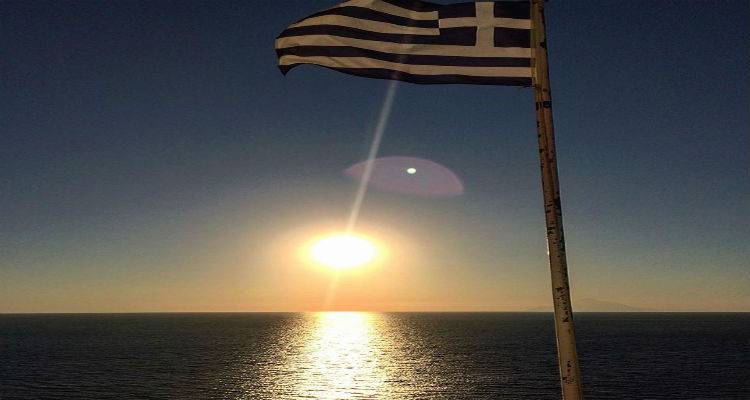 &Eta;&lambda;&iota;&omicron;&phi;ά&nu;&epsilon;&iota;&alpha; &kappa;&alpha;&iota; &zeta;έ&sigma;&tau;&eta; &sigma;ή&mu;&epsilon;&rho;&alpha; &sigma;&tau;&eta; &Lambda;ή&mu;&nu;&omicron; (mp3)