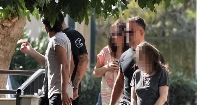 &Pi;&rho;&omicron;&phi;&upsilon;&lambda;&alpha;&kappa;ί&sigma;&tau;&eta;&kappa;&alpha;&nu; &kappa;&alpha;&iota; &omicron;&iota; &tau;&rho;&epsilon;&iota;&sigmaf; &kappa;&alpha;&tau;&eta;&gamma;&omicron;&rho;&omicron;ύ&mu;&epsilon;&nu;&omicron;&iota; &tau;&eta;&sigmaf; &Kappa;&upsilon;&psi;έ&lambda;&eta;&sigmaf; | &laquo;Ή&theta;&epsilon;&lambda;&alpha; &tau;&omicron; &pi;&alpha;&iota;&delta;ί &mu;&alpha;&zeta;ί &mu;&omicron;&upsilon;&raquo; &lambda;έ&epsilon;&iota; &eta; &Gamma;&epsilon;&rho;&mu;&alpha;&nu;ί&delta;&alpha;, &tau;&iota; &epsilon;ί&pi;&epsilon; &omicron; &Alpha;&phi;&gamma;&alpha;&nu;ό&sigmaf;
