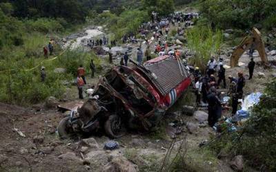 Γουατεμάλα: Στους 43 οι νεκροί από την πτώση λεωφορείου σε χαράδρα