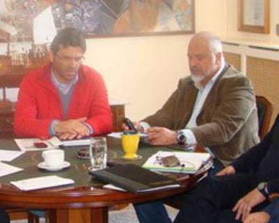 Μπουλώτης προς Μαρινάκη: «Δώστε προτεραιότητα στο θέμα των σχολείων Κάσπακα και Θάνους»