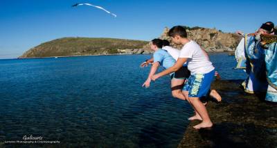 &Theta;&epsilon;&omicron;&phi;ά&nu;&epsilon;&iota;&alpha; &sigma;&tau;&omicron; &Alpha;&nu;&delta;&rho;ώ&nu;&iota; (photos)