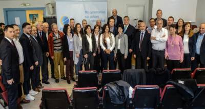 &Eta; &Chi;&rho;. &Kappa;&alpha;&lambda;&omicron;&gamma;ή&rho;&omicron;&upsilon; &pi;&alpha;&rho;&omicron;&upsilon;&sigma;ί&alpha;&sigma;&epsilon; &tau;&omicron;&upsilon; &upsilon;&pi;&omicron;&psi;ή&phi;&iota;&omicron;&upsilon;&sigmaf; &Pi;&epsilon;&rho;&iota;&phi;&epsilon;&rho;&epsilon;&iota;&alpha;&kappa;&omicron;ύ&sigmaf; &Sigma;&upsilon;&mu;&beta;&omicron;ύ&lambda;&omicron;&upsilon;&sigmaf; &tau;&omicron;&upsilon; &sigma;&upsilon;&nu;&delta;&upsilon;&alpha;&sigma;&mu;&omicron;ύ &tau;&eta;&sigmaf; (video)