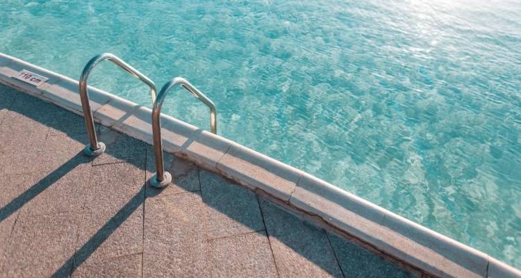 &Tau;&rho;&alpha;&gamma;&omega;&delta;ί&alpha; &sigma;&tau;&eta; &Chi;&alpha;&lambda;&kappa;&iota;&delta;&iota;&kappa;ή: &Omicron;&kappa;&tau;ά&chi;&rho;&omicron;&nu;&eta; &beta;&rho;έ&theta;&eta;&kappa;&epsilon; &nu;&epsilon;&kappa;&rho;ή &sigma;&epsilon; &pi;&iota;&sigma;ί&nu;&alpha; &kappa;&alpha;&tau;&alpha;&sigma;&kappa;ή&nu;&omega;&sigma;&eta;&sigmaf;