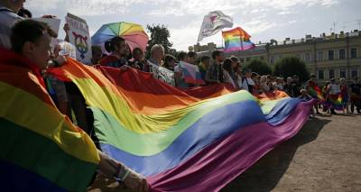 &Rho;&omega;&sigma;ί&alpha;: &Pi;&rho;ό&sigma;&theta;&epsilon;&sigma;&epsilon; &tau;&omicron;&upsilon;&sigmaf; &Lambda;&Omicron;&Alpha;&Tau;&Kappa;&Iota; &sigma;&tau;&omicron;&nu; &kappa;&alpha;&tau;ά&lambda;&omicron;&gamma;&omicron; &mu;&epsilon; &tau;&omicron;&upsilon;&sigmaf; &epsilon;&xi;&tau;&rho;&epsilon;&mu;&iota;&sigma;&tau;έ&sigmaf; &kappa;&alpha;&iota; &tau;&omicron;&upsilon;&sigmaf; &tau;&rho;&omicron;&mu;&omicron;&kappa;&rho;ά&tau;&epsilon;&sigmaf;