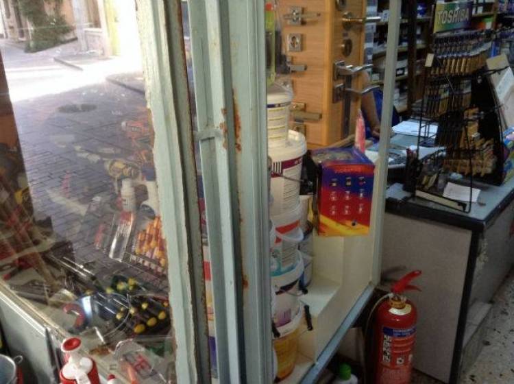Κλοπές και υλικές ζημιές σήμερα στην αγορά της Μύρινας (photos)