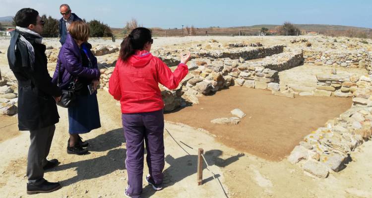 &Omicron; &Chi;ά&rho;&eta;&sigmaf; &Kappa;&omicron;ύ&nu;&tau;&omicron;&upsilon;&rho;&omicron;&sigmaf; &xi;&epsilon;&nu;&alpha;&gamma;ή&theta;&eta;&kappa;&epsilon; &sigma;&tau;&eta;&nu; &Pi;&omicron;&lambda;&iota;ό&chi;&nu;&eta; &tau;&eta;&sigmaf; &Lambda;ή&mu;&nu;&omicron;&upsilon; (photos)