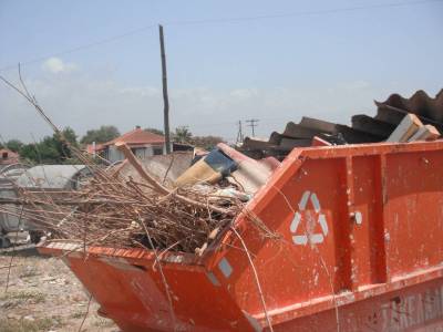 Ξεκίνησε η τοποθέτηση κοντέινερ στη Λήμνο