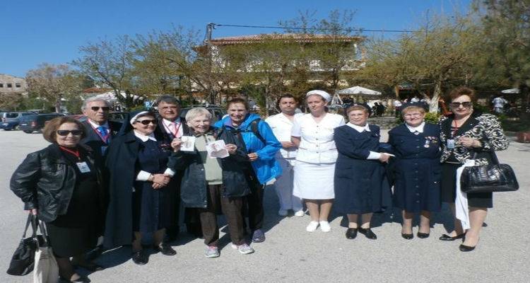 &Mu;&epsilon; &tau;&eta; &sigma;&upsilon;&mu;&mu;&epsilon;&tau;&omicron;&chi;ή &tau;&omicron;&upsilon; &Epsilon;.&Epsilon;.&Sigma; &omicron; &epsilon;&omicron;&rho;&tau;&alpha;&sigma;&mu;ό&sigmaf; &tau;&omega;&nu; 100 &chi;&rho;ό&nu;&omega;&nu; &tau;&eta;&sigmaf; &Mu;ά&chi;&eta;&sigmaf; &tau;&eta;&sigmaf; &Kappa;&alpha;&lambda;&lambda;ί&pi;&omicron;&lambda;&eta;&sigmaf; &sigma;&tau;&eta; &Lambda;ή&mu;&nu;&omicron; (photos)