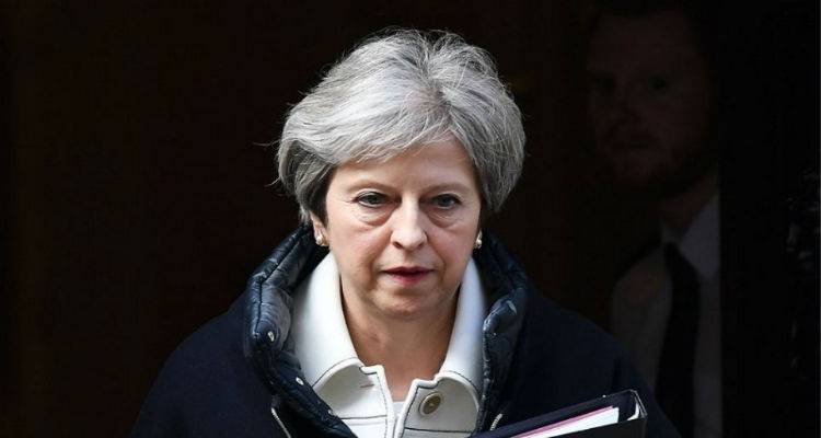 &Beta;&rho;&epsilon;&tau;&alpha;&nu;ί&alpha;: &Upsilon;&pi;&omicron;&upsilon;&rho;&gamma;&omicron;ί &pi;&iota;&sigma;&tau;&epsilon;ύ&omicron;&upsilon;&nu; ό&tau;&iota; &eta; &Tau;&epsilon;&rho;έ&zeta;&alpha; &Mu;έ&iota; &theta;&alpha; &pi;&alpha;&rho;&alpha;&iota;&tau;&eta;&theta;&epsilon;ί &tau;&omicron; &kappa;&alpha;&lambda;&omicron;&kappa;&alpha;ί&rho;&iota;