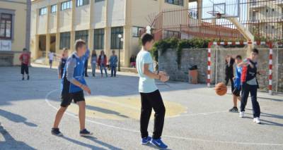 2 &Omicron;&kappa;&tau;&omega;&beta;&rho;ί&omicron;&upsilon;: 4&eta; &Pi;&alpha;&nu;&epsilon;&lambda;&lambda;ή&nu;&iota;&alpha; &Eta;&mu;έ&rho;&alpha; &Sigma;&chi;&omicron;&lambda;&iota;&kappa;&omicron;ύ &Alpha;&theta;&lambda;&eta;&tau;&iota;&sigma;&mu;&omicron;ύ