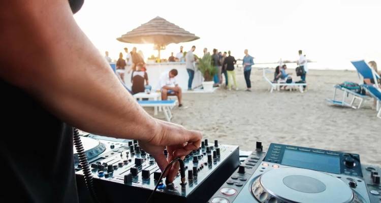 &Sigma;&upsilon;&lambda;&lambda;ή&psi;&epsilon;&iota;&sigmaf; &gamma;&iota;&alpha; &pi;&alpha;&rho;ά&nu;&omicron;&mu;&alpha; beach bars &pi;&omicron;&upsilon; &sigma;&tau;&alpha; &chi;&alpha;&rho;&tau;&iota;ά ή&tau;&alpha;&nu;... &kappa;&alpha;&nu;&tau;ί&nu;&epsilon;&sigmaf; -&Eta; &tau;&rho;&alpha;&nu;&tau;&alpha;&chi;&tau;ή &pi;&epsilon;&rho;ί&pi;&tau;&omega;&sigma;&eta; &sigma;&tau;&iota;&sigmaf; &Alpha;&lambda;&upsilon;&kappa;έ&sigmaf; &Alpha;&nu;&alpha;&beta;ύ&sigma;&sigma;&omicron;&upsilon;