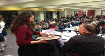 &Eta; 8&eta; &gamma;&iota;&omicron;&rho;&tau;ή &rho;&alpha;&kappa;&iota;&omicron;ύ &sigma;&tau;&omicron; &Mu;&omicron;ύ&delta;&rho;&omicron; έ&rho;&chi;&epsilon;&tau;&alpha;&iota;