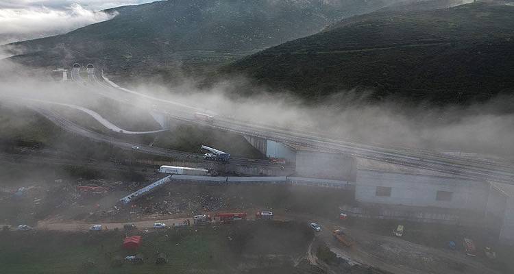 &Tau;&rho;&alpha;&gamma;&omega;&delta;ί&alpha; &sigma;&tau;&alpha; &Tau;έ&mu;&pi;&eta;: &Tau;&alpha; &theta;&alpha;&nu;ά&sigma;&iota;&mu;&alpha; &laquo;&mu;&upsilon;&sigma;&tau;&iota;&kappa;ά&raquo; &tau;&omega;&nu; &delta;&iota;&alpha;&lambda;ό&gamma;&omega;&nu; &sigma;&tau;&alpha;&theta;&mu;ά&rho;&chi;&eta; &ndash; &kappa;&lambda;&epsilon;&iota;&delta;&omicron;ύ&chi;&omicron;&upsilon; &ndash; &mu;&eta;&chi;&alpha;&nu;&omicron;&delta;&eta;&gamma;&omicron;ύ