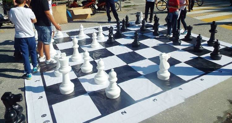 &Delta;&iota;ή&mu;&epsilon;&rho;&eta; &gamma;&iota;&omicron;&rho;&tau;ή &sigma;&kappa;&alpha;&kappa;&iota;&omicron;ύ &alpha;&pi;ό &tau;&omicron;&nu; &Mu;.&Epsilon;.&Alpha;.&Sigma;. &laquo;&Lambda;ή&mu;&nu;&omicron;&sigmaf;&raquo;