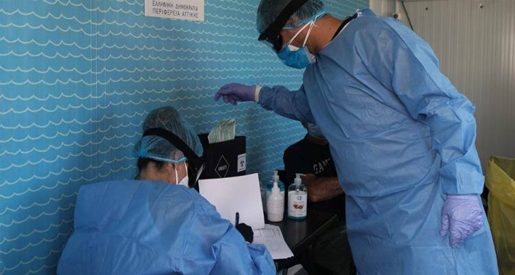 &Kappa;&omicron;&rho;&omega;&nu;&omicron;ϊό&sigmaf;: &laquo;&Mu;&alpha;ύ&rho;&omicron;&raquo; &rho;&epsilon;&kappa;ό&rho; &sigma;&tau;&eta;&nu; &Alpha;&tau;&tau;&iota;&kappa;ή &mu;&epsilon; 272 &alpha;&pi;ό &tau;&alpha; 411 &nu;έ&alpha; &kappa;&rho;&omicron;ύ&sigma;&mu;&alpha;&tau;&alpha; | 89 &delta;&iota;&alpha;&sigma;&omega;&lambda;&eta;&nu;&omega;&mu;έ&nu;&omicron;&iota;