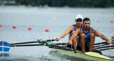 &Pi;&alpha;&gamma;&kappa;ό&sigma;&mu;&iota;&omicron; &Epsilon;&phi;ή&beta;&omega;&nu;: &Pi;&rho;&omicron;&kappa;&rho;ί&theta;&eta;&kappa;&alpha;&nu; &sigma;&tau;&omicron;&nu; &tau;&epsilon;&lambda;&iota;&kappa;ό &omicron;&iota; &Sigma;&tau;&epsilon;&rho;&gamma;&iota;ά&kappa;&alpha;&sigmaf; &ndash; &Nu;&tau;&iota;&nu;&epsilon;&nu;ή&sigmaf;