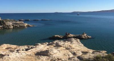 &Omicron; &Delta;&eta;&mu;ή&tau;&rho;&eta;&sigmaf; &Mu;&pi;&alpha;&lambda;&omicron;&gamma;&iota;ά&nu;&nu;&eta;&sigmaf; &alpha;&pi;&omicron;&kappa;&alpha;&lambda;ύ&pi;&tau;&epsilon;&iota; &tau;&iota;&sigmaf; &kappa;&alpha;&lambda;ύ&tau;&epsilon;&rho;&epsilon;&sigmaf; &pi;&alpha;&rho;&alpha;&lambda;ί&epsilon;&sigmaf; &sigma;&tau;&eta; &Lambda;ή&mu;&nu;&omicron;