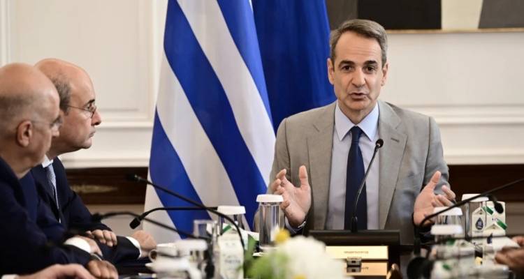 &Omicron;&iota; &kappa;&iota;&nu;ή&sigma;&epsilon;&iota;&sigmaf; &tau;&eta;&sigmaf; &Alpha;&theta;ή&nu;&alpha;&sigmaf; &mu;&epsilon;&tau;ά &tau;&iota;&sigmaf; &epsilon;&xi;&epsilon;&lambda;ί&xi;&epsilon;&iota;&sigmaf; &sigma;&tau;&eta; &Mu;έ&sigma;&eta; &Alpha;&nu;&alpha;&tau;&omicron;&lambda;ή -&Alpha;&nu;&alpha;&beta;&alpha;&theta;&mu;&iota;&sigma;&mu;έ&nu;&alpha; &mu;έ&tau;&rho;&alpha; &alpha;&sigma;&phi;&alpha;&lambda;&epsilon;ί&alpha;&sigmaf; &sigma;&epsilon; &sigma;&eta;&mu;&epsilon;ί&alpha; &alpha;&mu;&epsilon;&rho;&iota;&kappa;&alpha;&nu;&iota;&kappa;&omicron;ύ &epsilon;&nu;&delta;&iota;&alpha;&phi;έ&rho;&omicron;&nu;&tau;&omicron;&sigmaf;