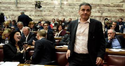 &Alpha;&pi;ό &tau;&omicron;&upsilon;&sigmaf; &pi;&lambda;&epsilon;&iota;&sigma;&tau;&eta;&rho;&iota;&alpha;&sigma;&mu;&omicron;ύ&sigmaf; &laquo;&kappa;&rho;έ&mu;&epsilon;&tau;&alpha;&iota;&raquo; &eta; &tau;&rho;ί&tau;&eta; &alpha;&xi;&iota;&omicron;&lambda;ό&gamma;&eta;&sigma;&eta;