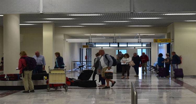 &Gamma;&epsilon;&gamma;&omicron;&nu;ό&sigmaf; &eta; &pi;&rho;ώ&tau;&eta; &pi;&tau;ή&sigma;&eta; charter &tau;&eta;&sigmaf; &phi;&epsilon;&tau;&iota;&nu;ή&sigmaf; &sigma;&epsilon;&zeta;ό&nu; &sigma;&tau;&eta; &Lambda;ή&mu;&nu;&omicron; (photos)