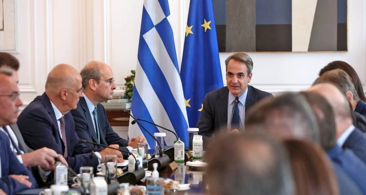 Ακυρώνεται το υπουργικό συμβούλιο -Ξεκινούν τα τηλέφωνα για τον ανασχηματισμό