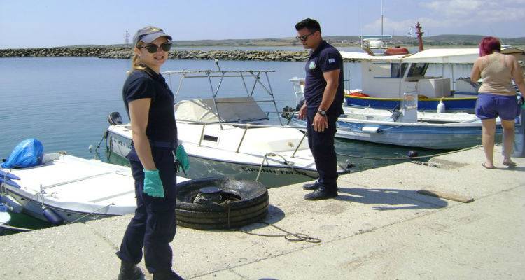 &Tau;&omicron; &Lambda;&iota;&mu;&epsilon;&nu;&alpha;&rho;&chi;&epsilon;ί&omicron; &Mu;ύ&rho;&iota;&nu;&alpha;&sigmaf; &epsilon;&upsilon;&chi;&alpha;&rho;&iota;&sigma;&tau;&epsilon;ί &gamma;&iota;&alpha; &tau;&omicron;&nu; &kappa;&alpha;&theta;&alpha;&rho;&iota;&sigma;&mu;ό &tau;&omicron;&upsilon; &lambda;&iota;&mu;&alpha;&nu;&iota;&omicron;ύ &Pi;&lambda;ά&kappa;&alpha;&sigmaf; (photos)