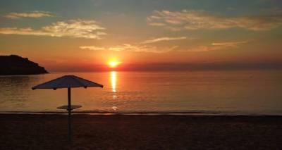 &Gamma;&iota;&alpha;&tau;ί ό&lambda;&omicron;&iota; &sigma;&upsilon;&zeta;&eta;&tau;&omicron;ύ&nu; &gamma;&iota;&alpha; &delta;&iota;&alpha;&kappa;&omicron;&pi;έ&sigmaf; &sigma;&tau;&eta; &Lambda;ή&mu;&nu;&omicron;