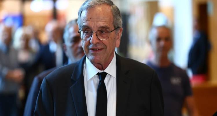 &Alpha;&nu;&tau;&alpha;&rho;&tau;&omicron;&pi;ό&lambda;&epsilon;&mu;&omicron;&sigmaf; &Sigma;&alpha;&mu;&alpha;&rho;ά: &Pi;&rho;&omicron;&sigma;&pi;&alpha;&theta;&epsilon;ί &nu;&alpha; &kappa;&epsilon;&rho;&delta;ί&sigma;&epsilon;&iota; &chi;&rho;ό&nu;&omicron; &mu;έ&chi;&rho;&iota; &nu;&alpha; &alpha;&nu;&alpha;&kappa;&omicron;&iota;&nu;ώ&sigma;&epsilon;&iota; &tau;&omicron; &kappa;ό&mu;&mu;&alpha; -&Xi;&epsilon;&kappa;ά&theta;&alpha;&rho;&epsilon;&sigmaf; &alpha;&pi;&alpha;&nu;&tau;ή&sigma;&epsilon;&iota;&sigmaf; &alpha;&pi;ό &tau;&eta;&nu; &kappa;&upsilon;&beta;έ&rho;&nu;&eta;&sigma;&eta;