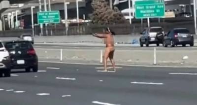 &Kappa;&alpha;&lambda;&iota;&phi;ό&rho;&nu;&iota;&alpha;: &Gamma;&upsilon;&nu;&alpha;ί&kappa;&alpha; &beta;&gamma;ή&kappa;&epsilon; &gamma;&upsilon;&mu;&nu;ή &alpha;&pi;ό &tau;&omicron; &alpha;&upsilon;&tau;&omicron;&kappa;ί&nu;&eta;&tau;ό &tau;&eta;&sigmaf; &kappa;&alpha;&iota; ά&rho;&chi;&iota;&sigma;&epsilon; &nu;&alpha; &pi;&upsilon;&rho;&omicron;&beta;&omicron;&lambda;&epsilon;ί &pi;ά&nu;&omega; &sigma;&epsilon; &gamma;έ&phi;&upsilon;&rho;&alpha;