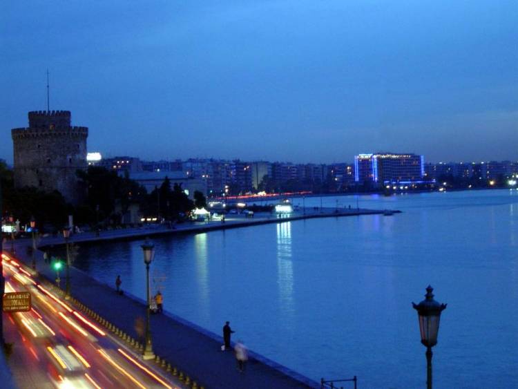 &Omicron; &delta;ή&mu;&omicron;&sigmaf;, &gamma;&iota;&alpha; &nu;&alpha; &epsilon;&nu;&theta;&alpha;&rho;&rho;ύ&nu;&epsilon;&iota; &tau;&omicron;&upsilon;&sigmaf; &Theta;&epsilon;&sigma;&sigma;&alpha;&lambda;&omicron;&nu;&iota;&kappa;&epsilon;ί&sigmaf; &sigma;&tau;&omicron; &pi;&epsilon;&rho;&pi;ά&tau;&eta;&mu;&alpha;, &tau;&omicron;&pi;&omicron;&theta;&epsilon;&tau;&epsilon;ί &pi;&iota;&nu;&alpha;&kappa;ί&delta;&epsilon;&sigmaf; &pi;&omicron;&upsilon; &alpha;&nu;&alpha;&gamma;&rho;ά&phi;&omicron;&upsilon;&nu; &tau;&iota;&sigmaf; &theta;&epsilon;&rho;&mu;ί&delta;&epsilon;&sigmaf; &pi;&omicron;&upsilon; &kappa;&alpha;ί&gamma;&omicron;&nu;&tau;&alpha;&iota; &mu;&epsilon; &alpha;&upsilon;&tau;ό
