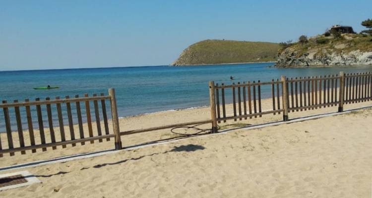 &Lambda;ή&mu;&nu;&omicron;&sigmaf;: &Alpha;&sigma;&upsilon;&nu;&epsilon;ί&delta;&eta;&tau;&omicron;&iota; &pi;&rho;&omicron;&kappa;ά&lambda;&epsilon;&sigma;&alpha;&nu; &epsilon;&kappa;&tau;&epsilon;&tau;&alpha;&mu;έ&nu;&epsilon;&sigmaf; &phi;&theta;&omicron;&rho;έ&sigmaf; &sigma;&epsilon; &pi;&epsilon;&rho;ί&phi;&rho;&alpha;&xi;&eta; &pi;&alpha;&iota;&delta;&iota;&kappa;ή&sigmaf; &chi;&alpha;&rho;ά&sigmaf; (photos)