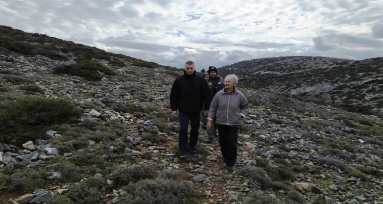 &Alpha;&gamma;&omega;&nu;ί&alpha; &gamma;&iota;&alpha; &tau;&eta;&nu; &kappa;&upsilon;&rho;ί&alpha; &Rho;&eta;&nu;&iota;ώ &sigma;&tau;&eta; &Kappa;ί&nu;&alpha;&rho;&omicron;: &Delta;&epsilon;&nu; έ&chi;&epsilon;&iota; &delta;ώ&sigma;&epsilon;&iota; &sigma;&eta;&mu;&epsilon;ί&alpha; &zeta;&omega;ή&sigmaf; &epsilon;&delta;ώ &kappa;&alpha;&iota; 3 &mu;έ&rho;&epsilon;&sigmaf;