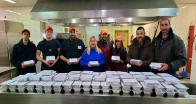 &Eta; &Sigma;&Alpha;&Epsilon;&Kappa; &Lambda;ή&mu;&nu;&omicron;&upsilon; &laquo;&alpha;&nu;&omicron;ί&gamma;&epsilon;&iota;&raquo; &tau;&eta;&nu; &pi;ό&rho;&tau;&alpha; &tau;&eta;&sigmaf; &sigma;&tau;&eta;&nu; &kappa;&omicron;&iota;&nu;&omega;&nu;ί&alpha;: &Tau;&alpha; &laquo;&Gamma;&epsilon;ύ&mu;&alpha;&tau;&alpha; &Alpha;&gamma;ά&pi;&eta;&sigmaf;&raquo; &kappa;&alpha;&iota; &omicron;&iota; &nu;έ&epsilon;&sigmaf; &pi;&rho;&omicron;&omicron;&pi;&tau;&iota;&kappa;έ&sigmaf; &tau;&eta;&sigmaf; &Sigma;&chi;&omicron;&lambda;ή&sigmaf;